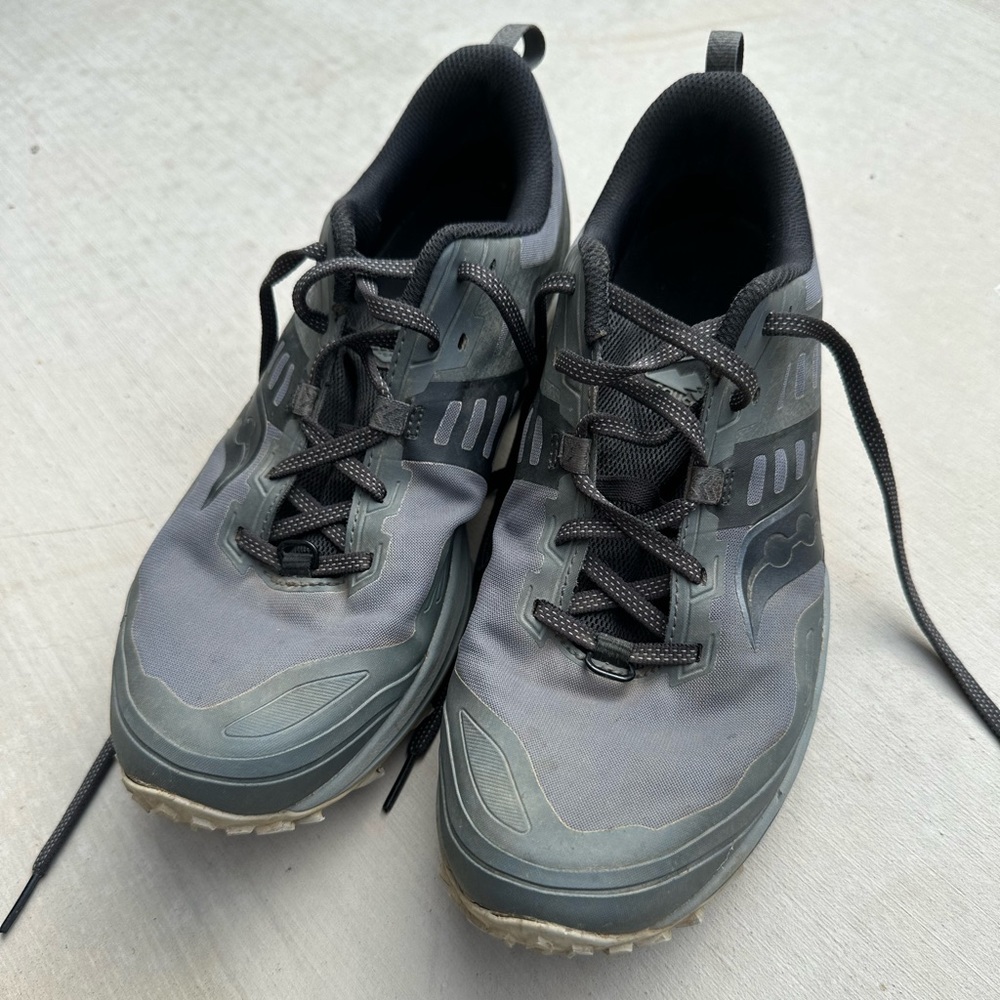 Saucony trail running shoe.all weather. Water proof.